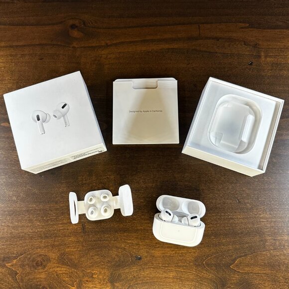 Apple AirPods Pro with Wireless Charging Case - Model MWP22AM/A - STATIC NOISE - Picture 8 of 11